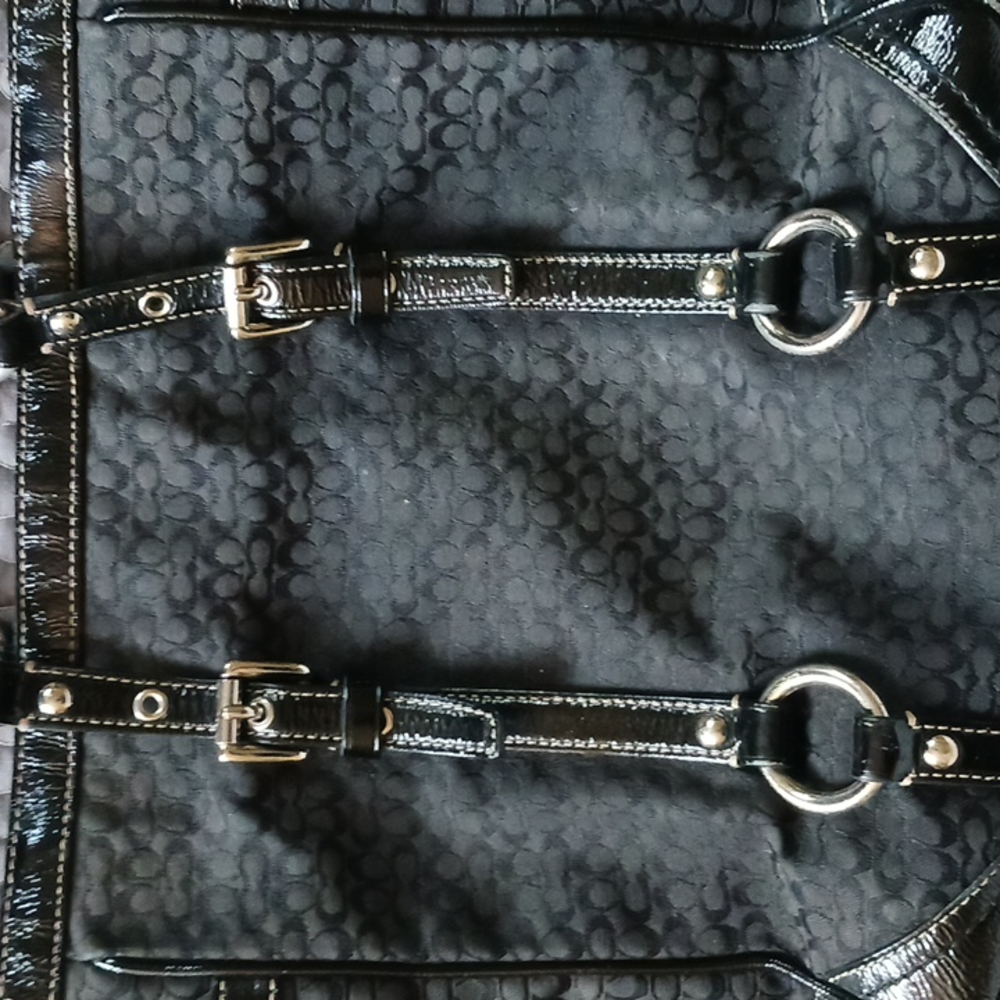 Coach bag, medium size. Great condition. Beautiful! - Picture 2 of 8